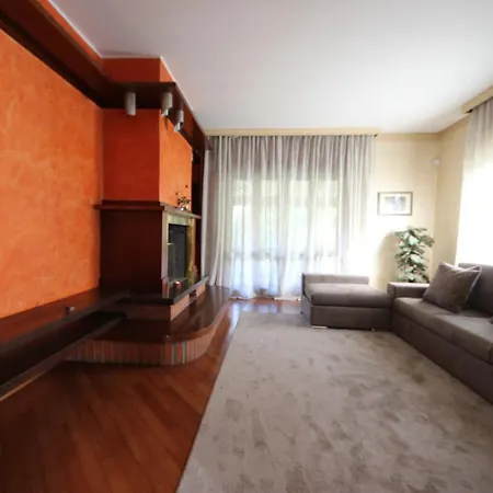 Lidia, Apartment